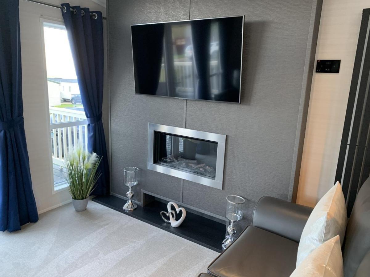 Lola Lodge - Luxury Hot Tub Retreat Newton on the Moor Luaran gambar