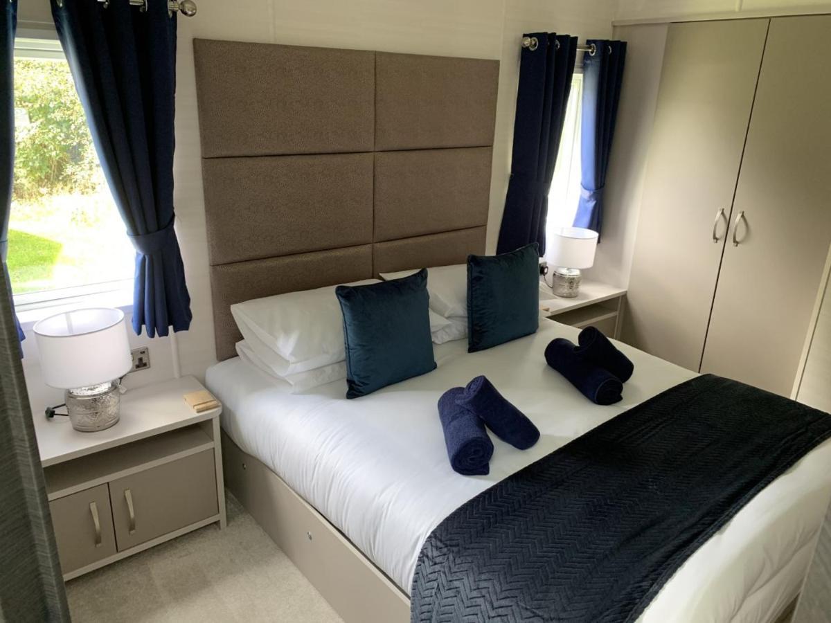 Lola Lodge - Luxury Hot Tub Retreat Newton on the Moor Luaran gambar